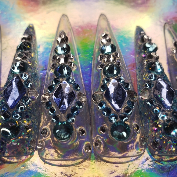 Handmade 2XL stiletto hard gel press on nails size medium - Picture 3 of 5